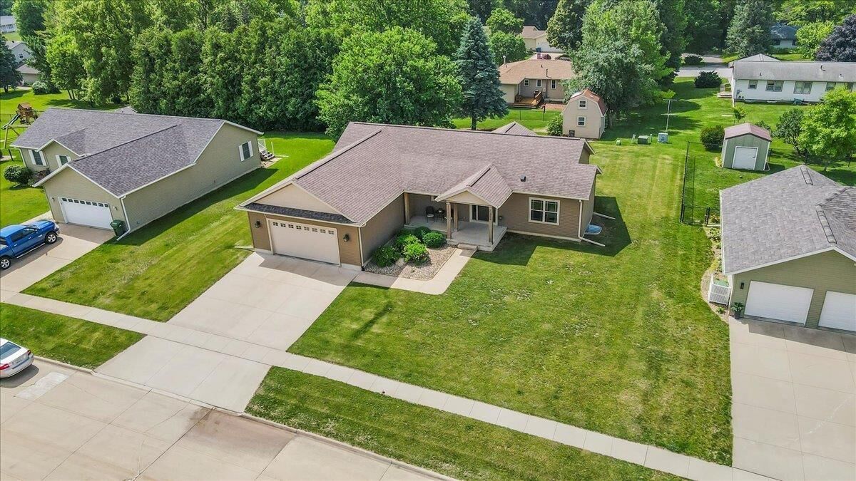 Property Photo:  314 Tumbleweed Trail  IA 50677 