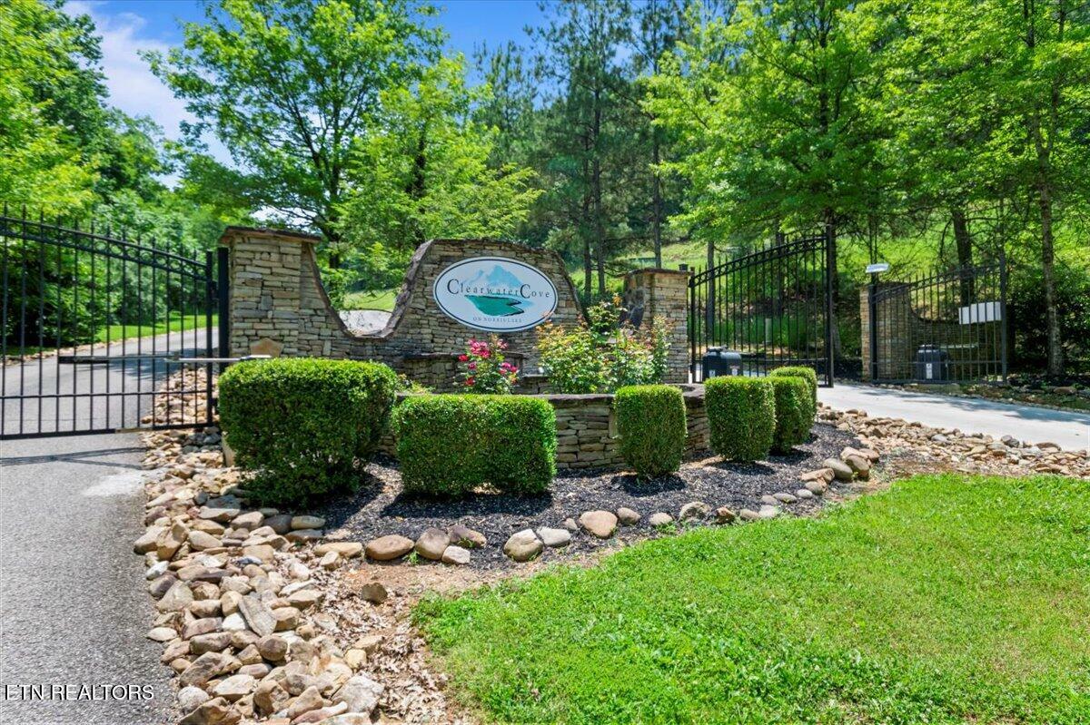 Property Photo: 565 S Two Rivers Lane TN 37766