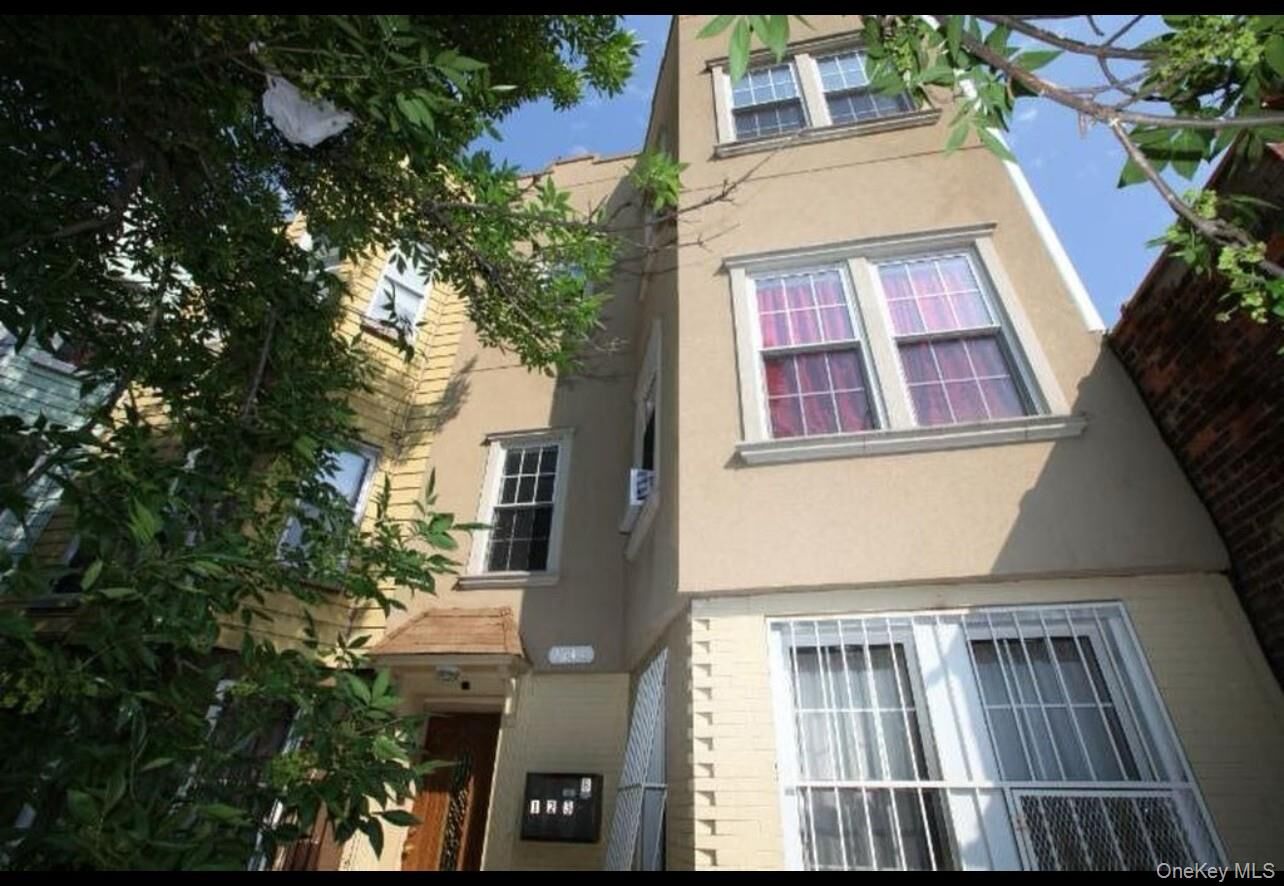 Property Photo:  1244 Jefferson Avenue  NY 11221 