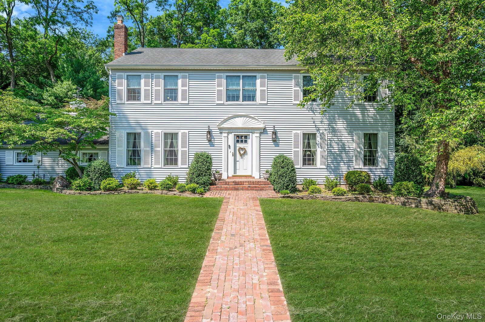 Property Photo:  2 Seaview Lane  NY 11766 