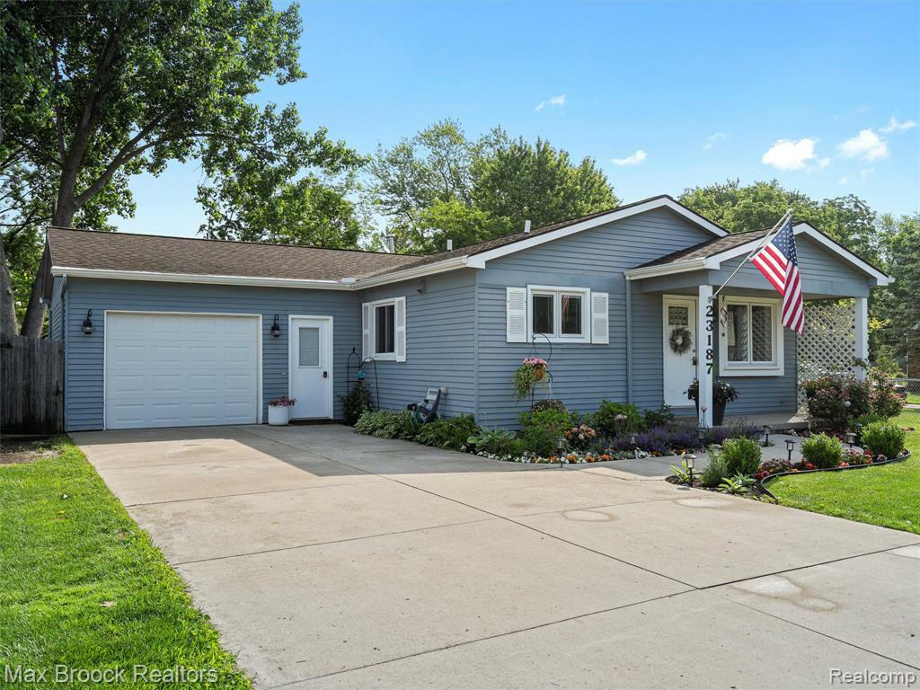23187 Talbot Street  Clinton Township MI 48035 4352 photo