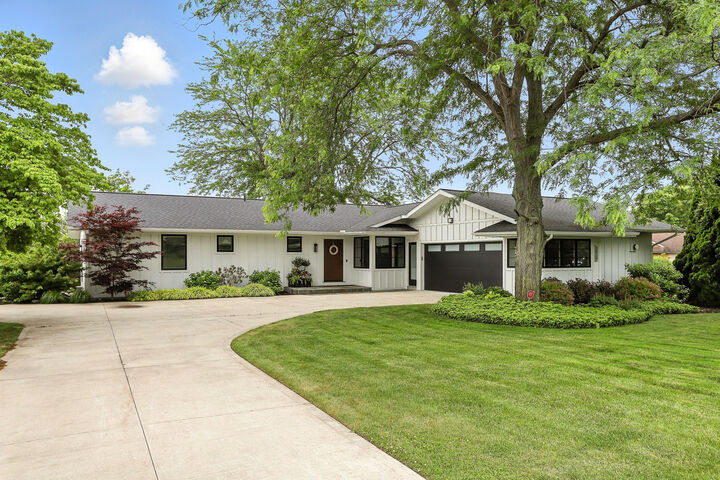 3013 Newport Drive  Fennville MI 49408 photo