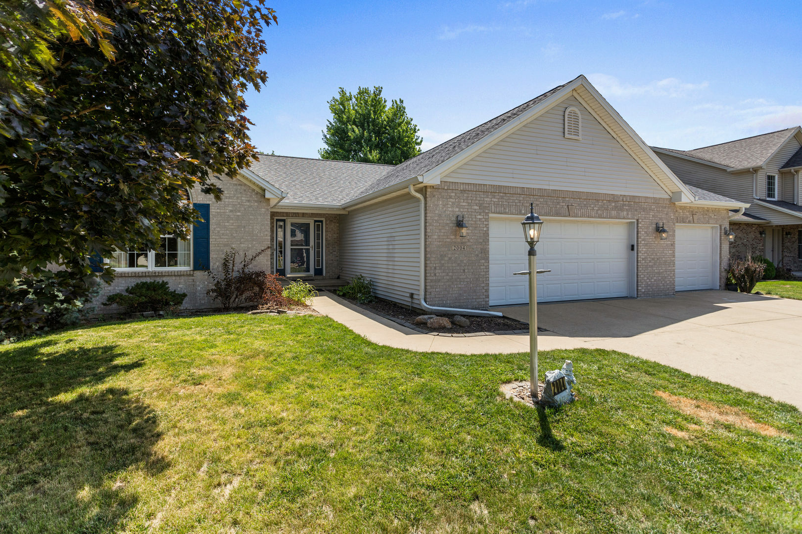Property Photo: 2004 Emerald Drive IL 61822