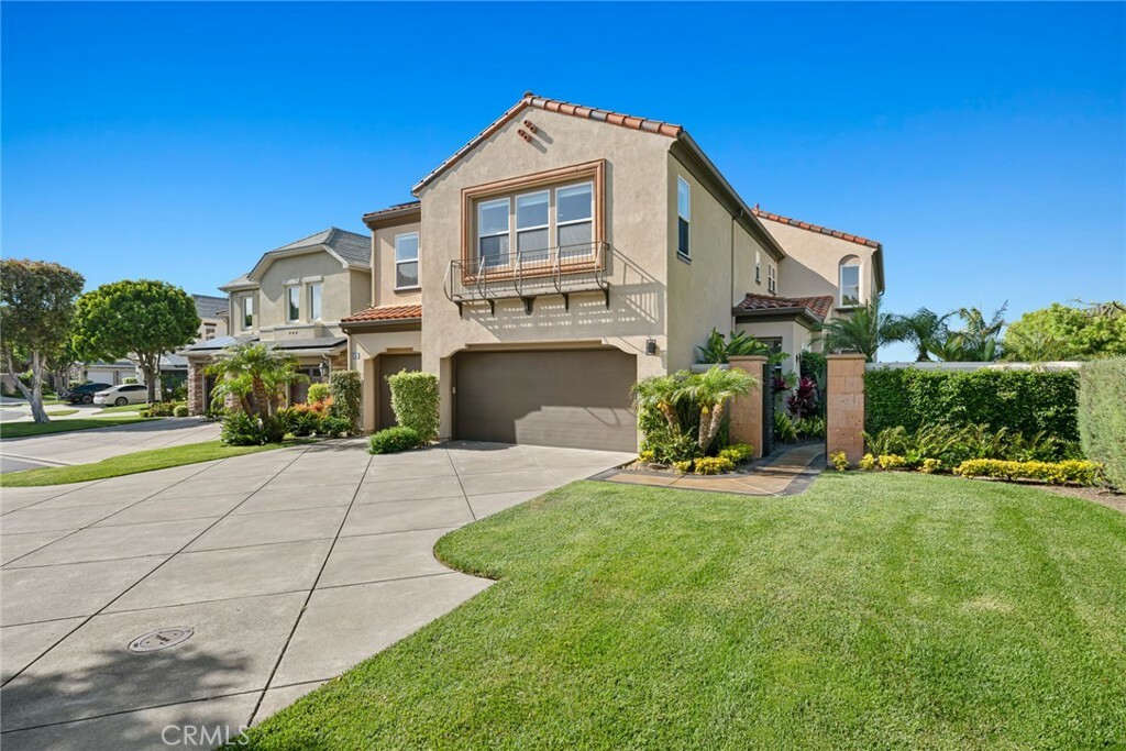 Property Photo: 8 Pavona CA 92657