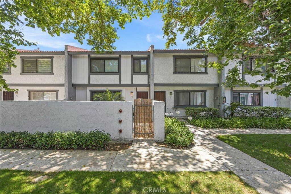Property Photo: 1910 W Palmyra Avenue 94 CA 92868