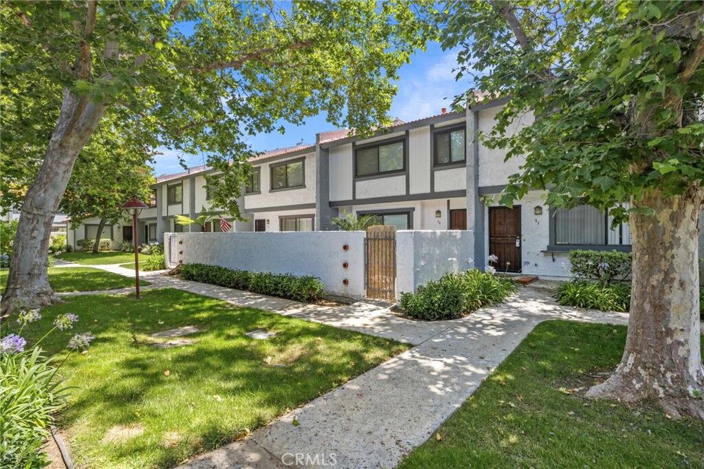 Property Photo:  1910 W Palmyra Avenue 94  CA 92868 