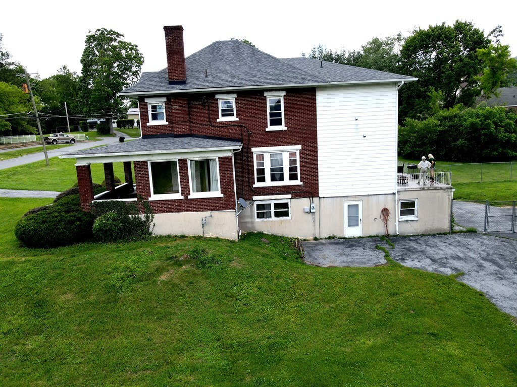 Property Photo: 304 Memorial Avenue WV 24701