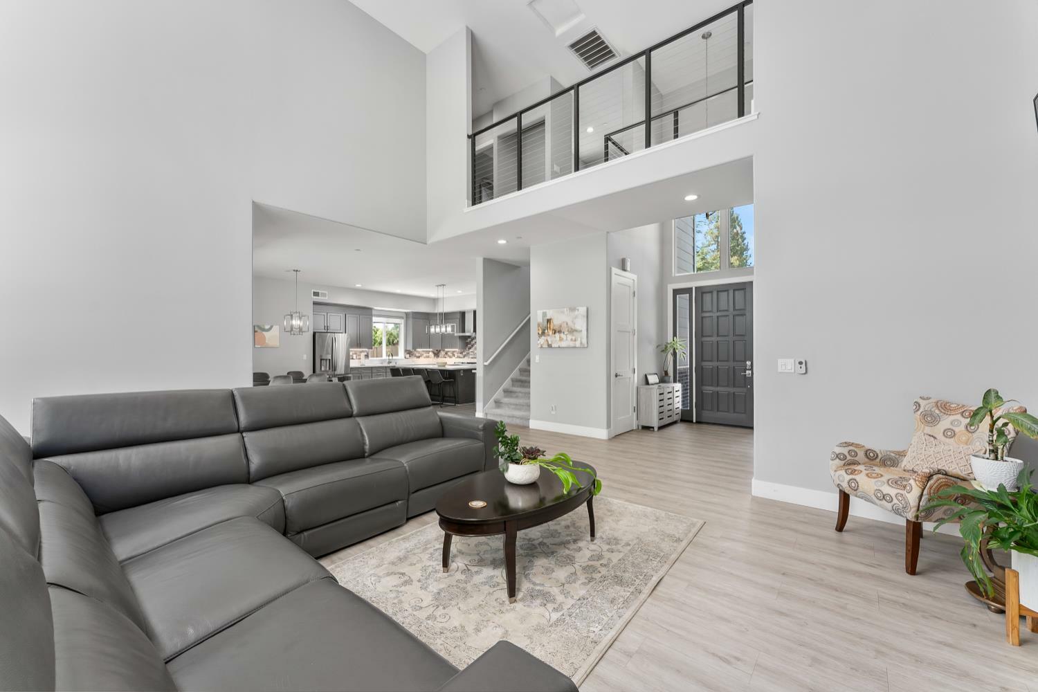 Property Photo:  413 Bremerton Court  CA 95661 