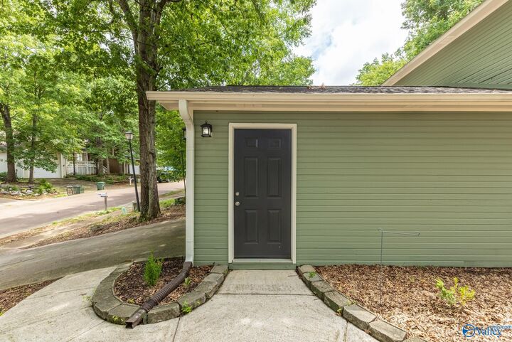 Property Photo:  500 Carrsbrook Road SE  AL 35803 