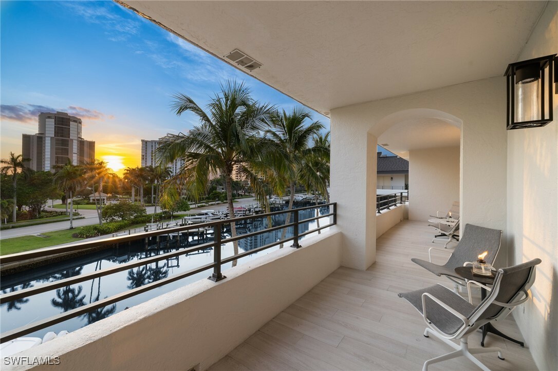 Property Photo:  4400 Gulf Shore Boulevard N 5-506  FL 34103 