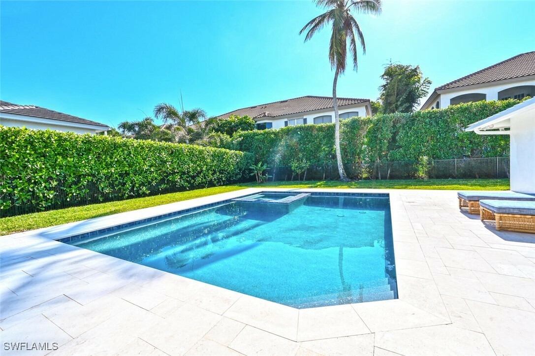 Property Photo: 646 Park Shore Drive FL 34103