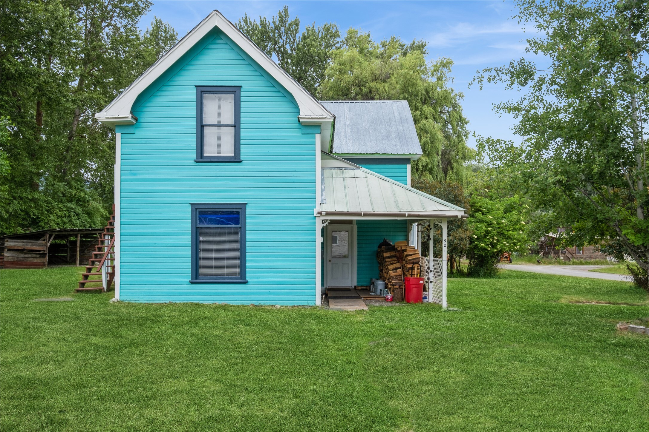 Property Photo: 601 W 4th Street MT 59923