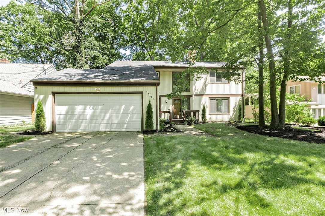 Property Photo: 3595 Runnymede Boulevard OH 44121