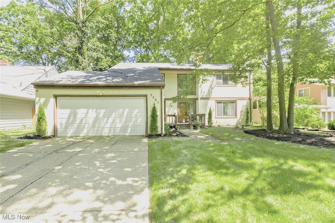 Property Photo: 3595 Runnymede Boulevard OH 44121