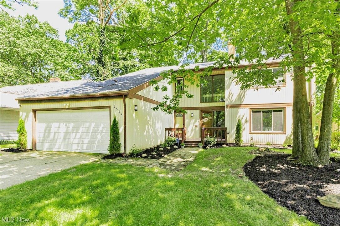 Property Photo: 3595 Runnymede Boulevard OH 44121