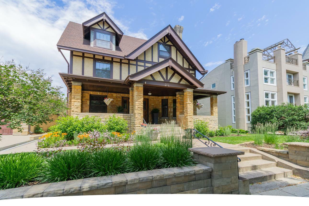Property Photo: 611 Summit Avenue MN 55102