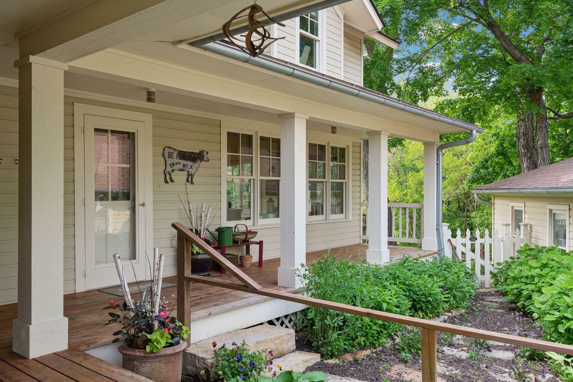 Property Photo: 20390 Linwood Rd MN 55331
