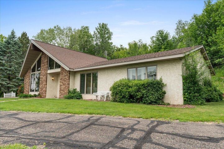 Property Photo:  1110 Park Drive  WI 54013