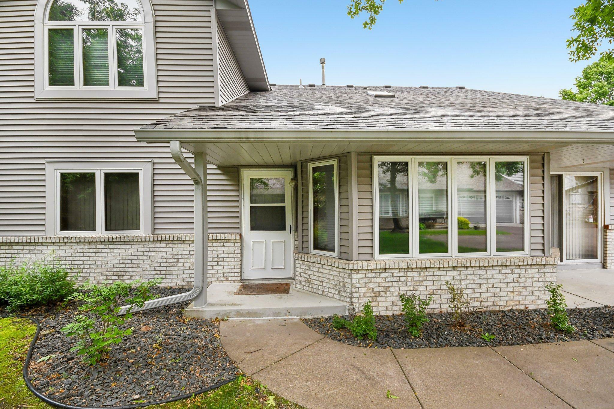 Property Photo: 2513 Sumac Ridge MN 55110