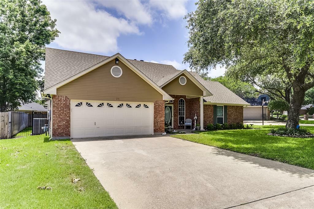 Property Photo: 120 Driftwood Lane TX 75165