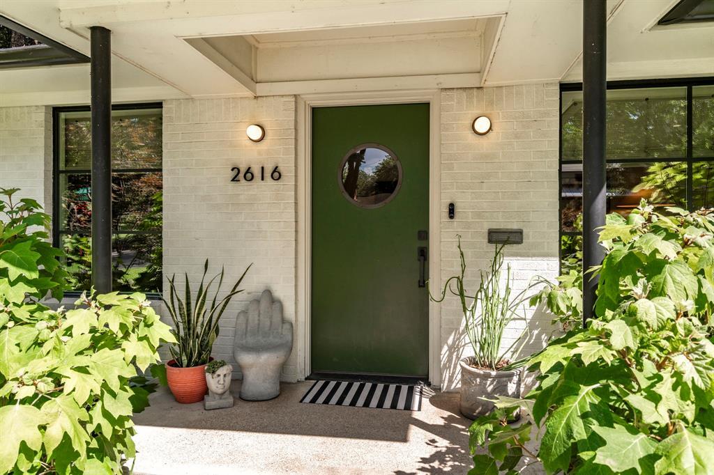 Property Photo: 2616 Pasadena Place TX 75214