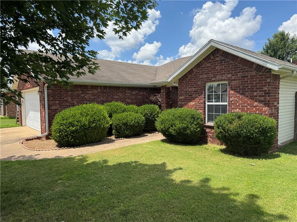 Property Photo:  6404 SW High Meadow Boulevard  AR 72713 