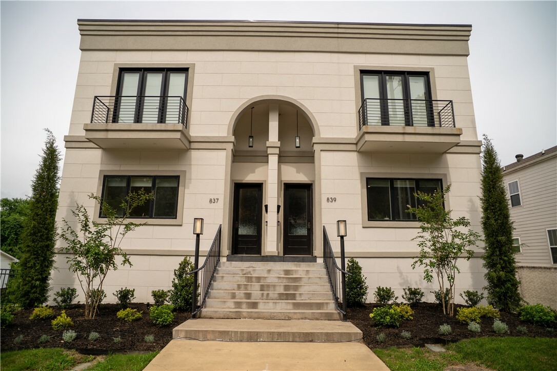 Property Photo:  837 N Gregg Avenue  AR 72701 