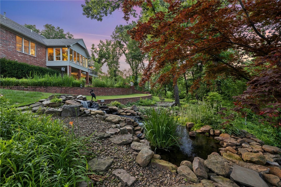 Property Photo: 2 Canterbury Park AR 72712