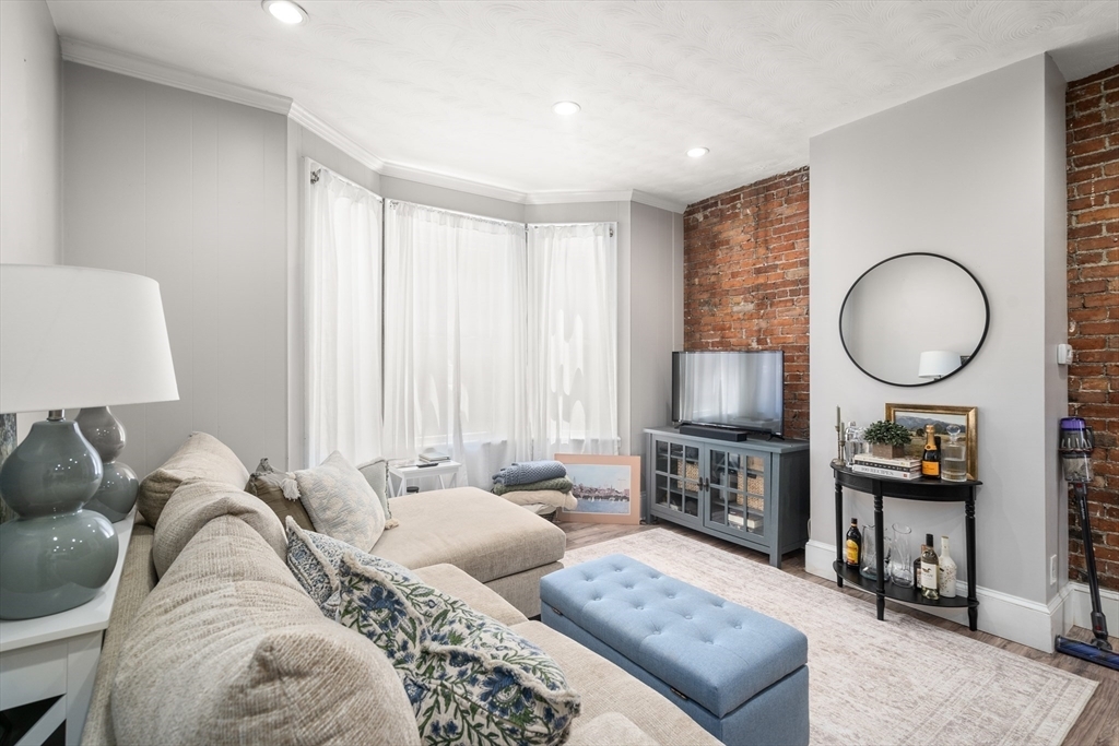 Property Photo:  6 Holden Row 1  MA 02129 