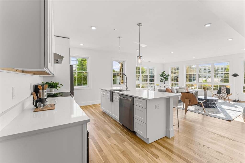 Property Photo: 272 Lincoln St 104 MA 01752