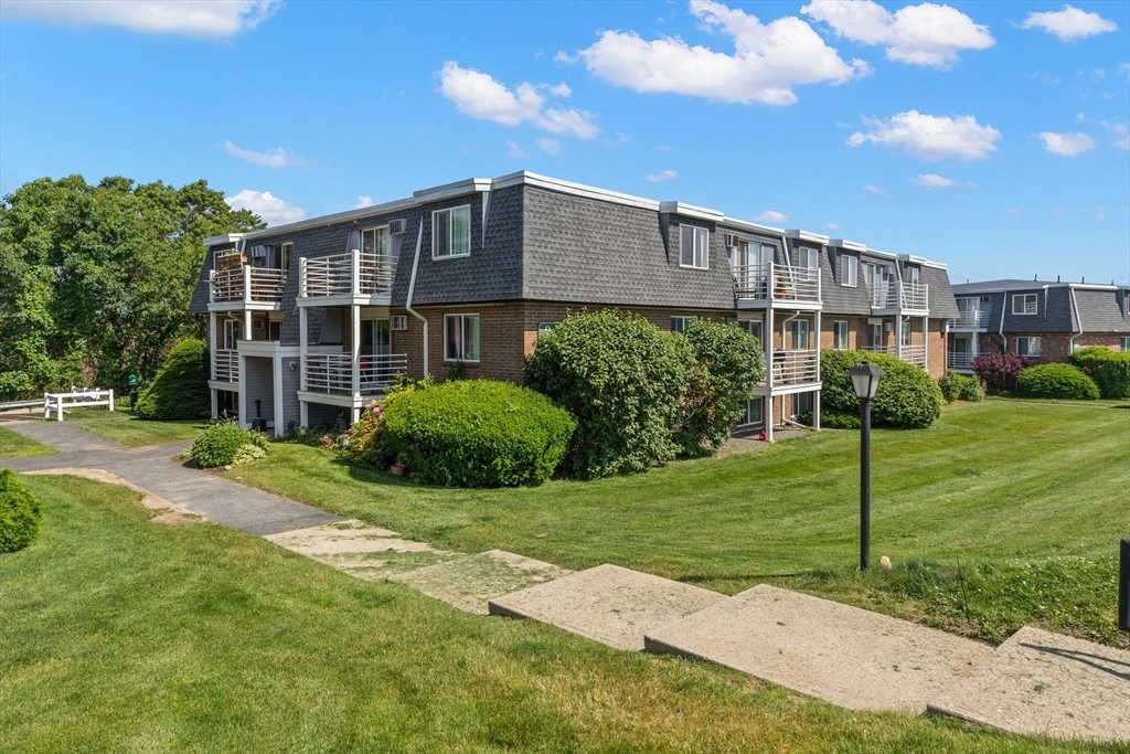 Property Photo:  145 Essex Ave 309  MA 01930 