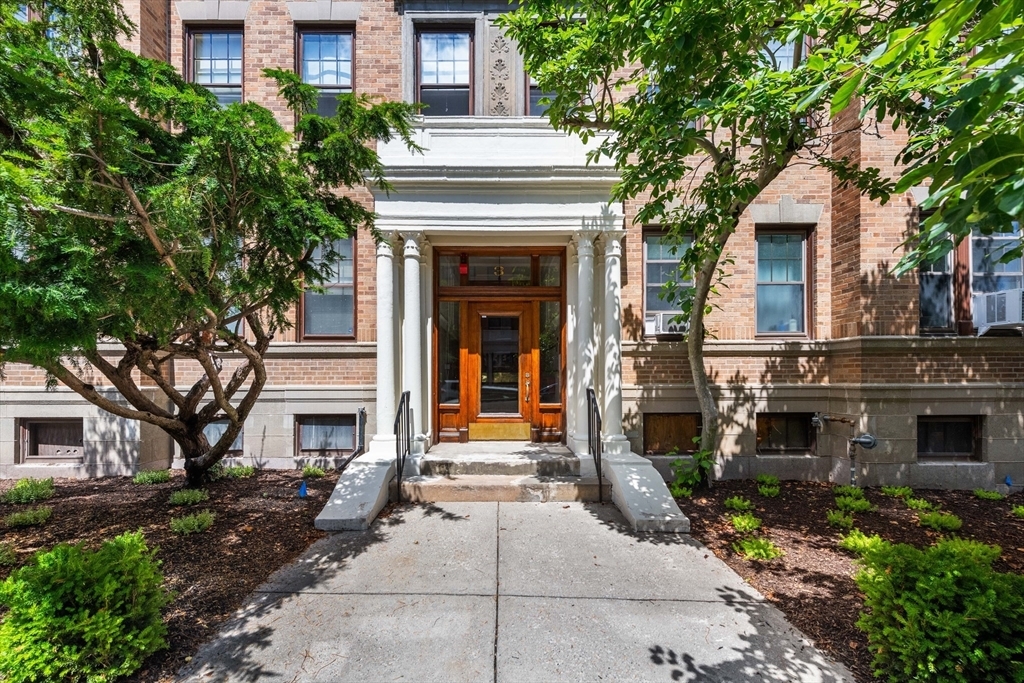 Property Photo:  3 Crawford Street 1  MA 02139 
