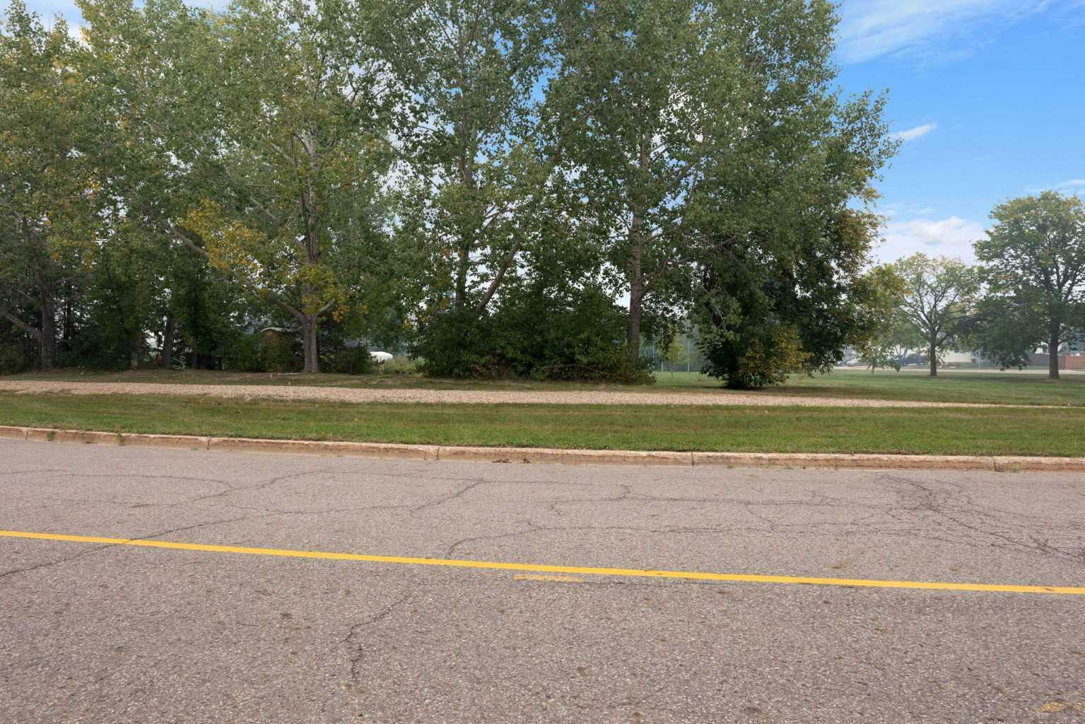 Property Photo: 109 Hillcrest Drive AB T9H 3T7