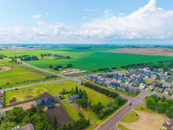 Property Photo: 6103 52 Avenue AB T9X 1X3