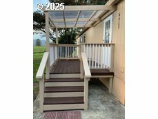 Property Photo: 4405 Kephart Rd OR 97141