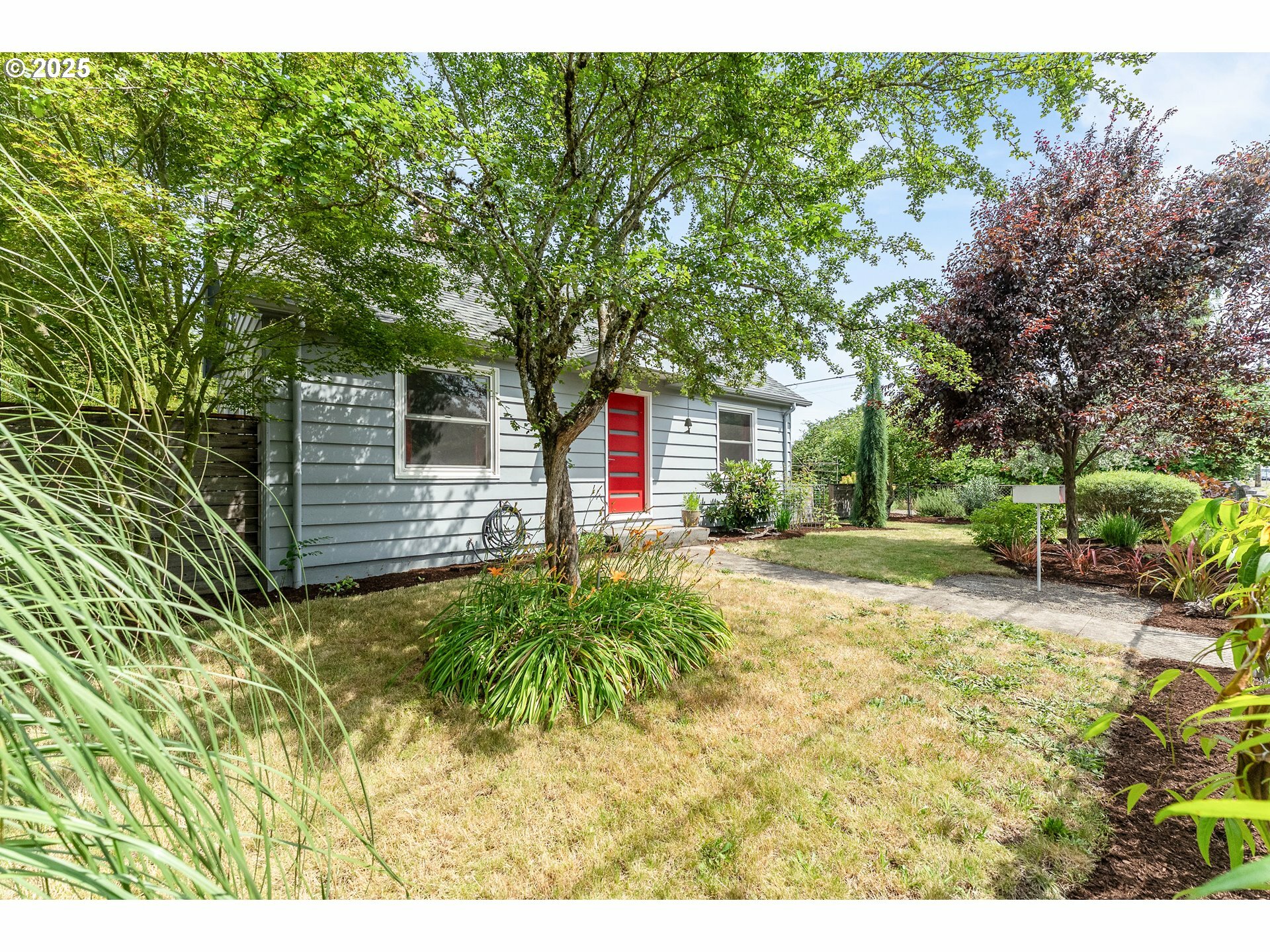 Property Photo: 5816 SE 67th Ave OR 97206