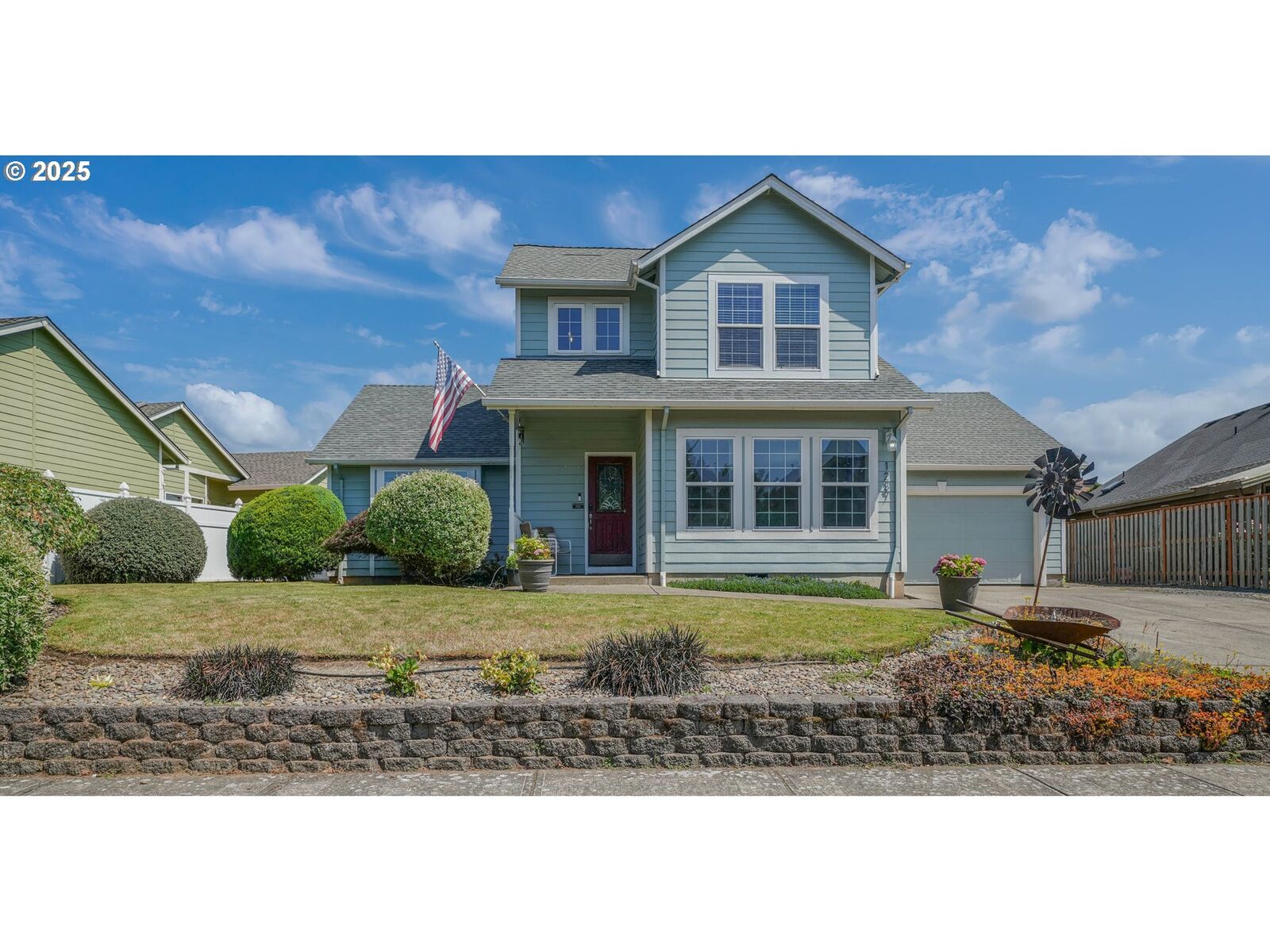 Property Photo:  1237 Mayanna Dr  OR 97071 