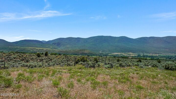 Property Photo:  2200 E Oak Hill Lane  UT 84082 