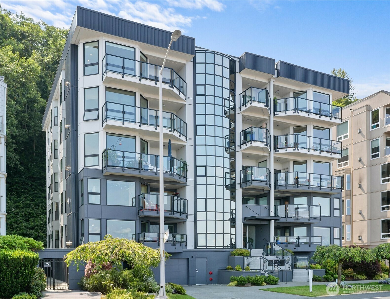 1534  Alki Avenue SW 502  Seattle WA 98116 photo