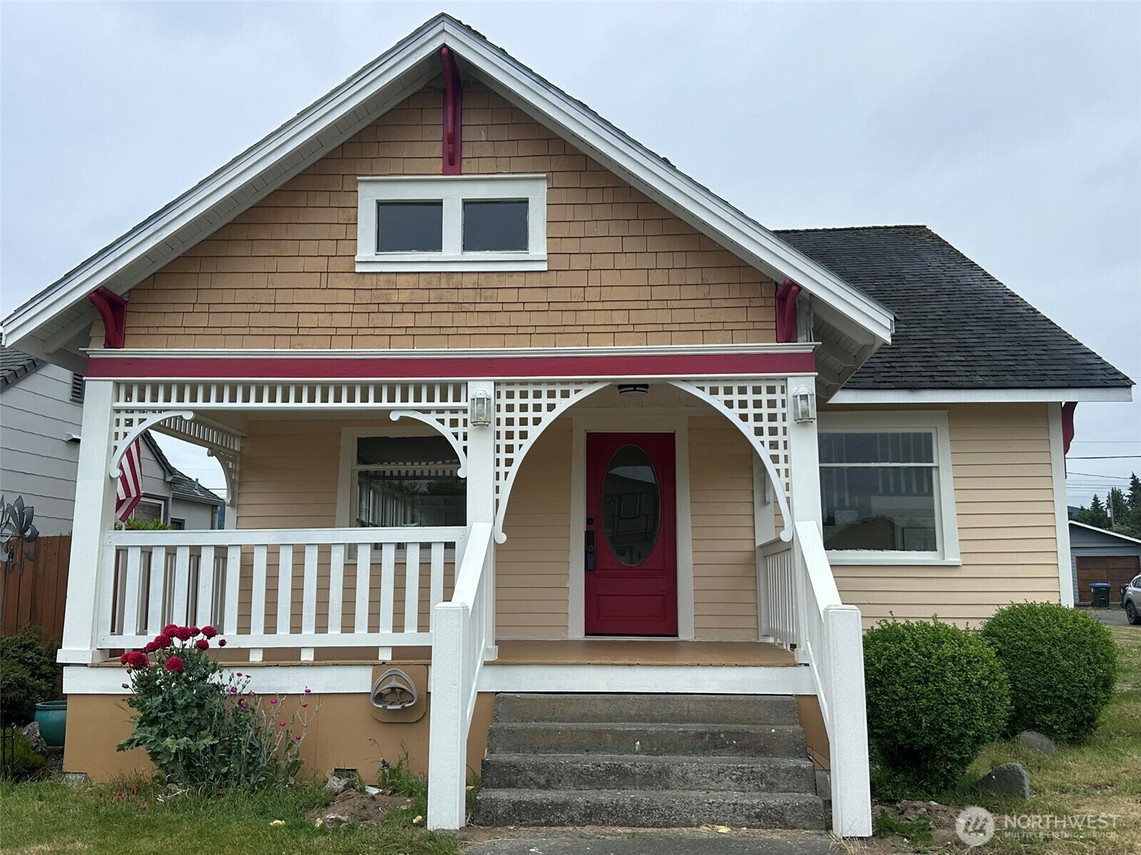 Property Photo: 534 W 5th Street WA 98362