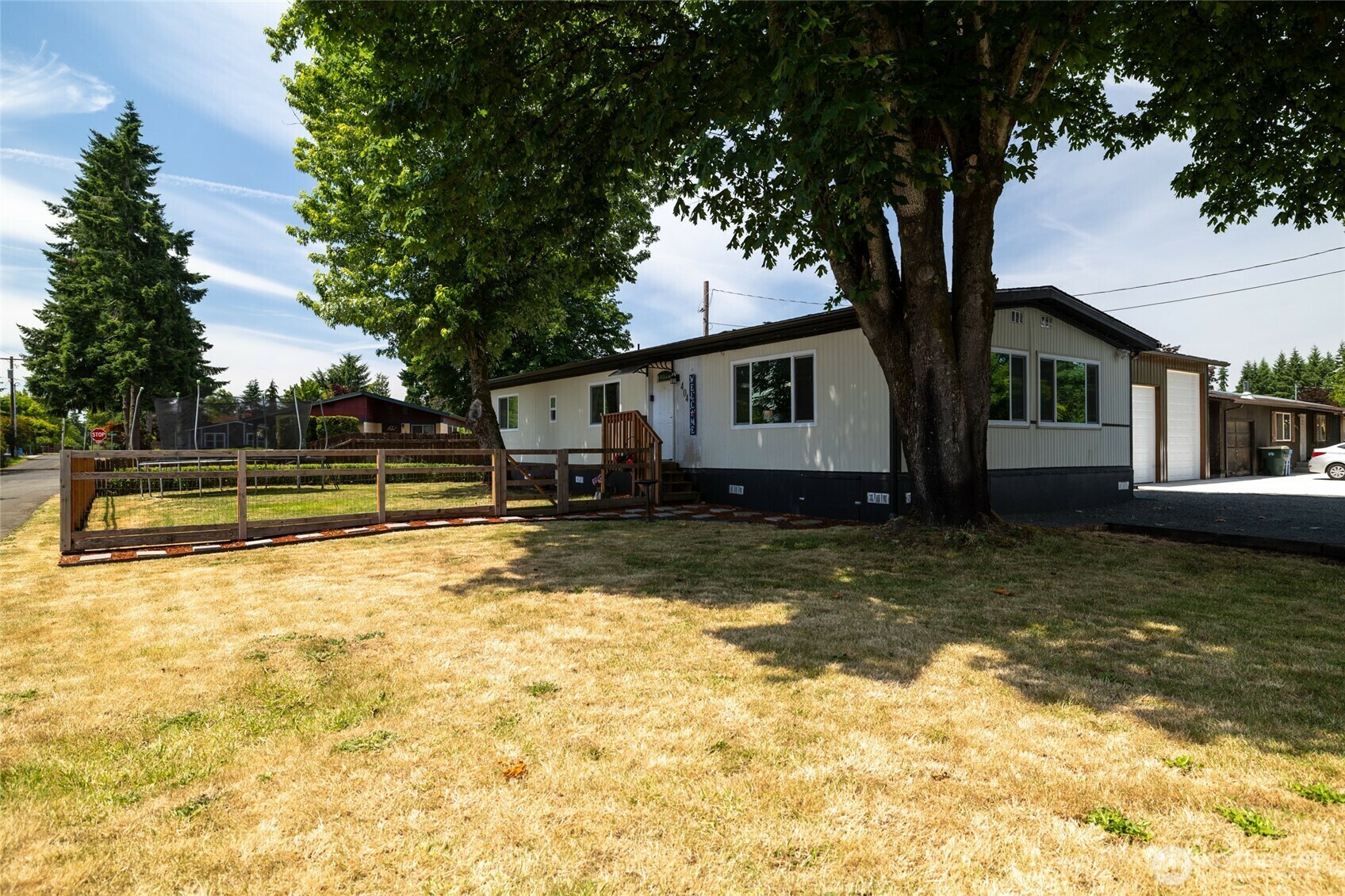 Property Photo: 404 W Vine Street WA 98532