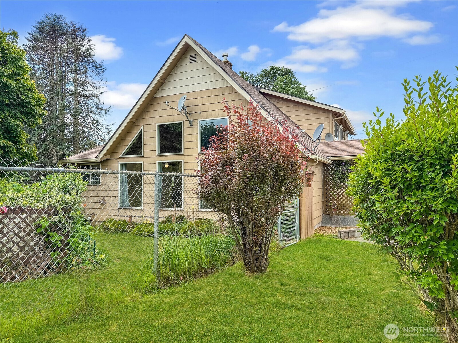Property Photo: 55 Irving Street WA 98612