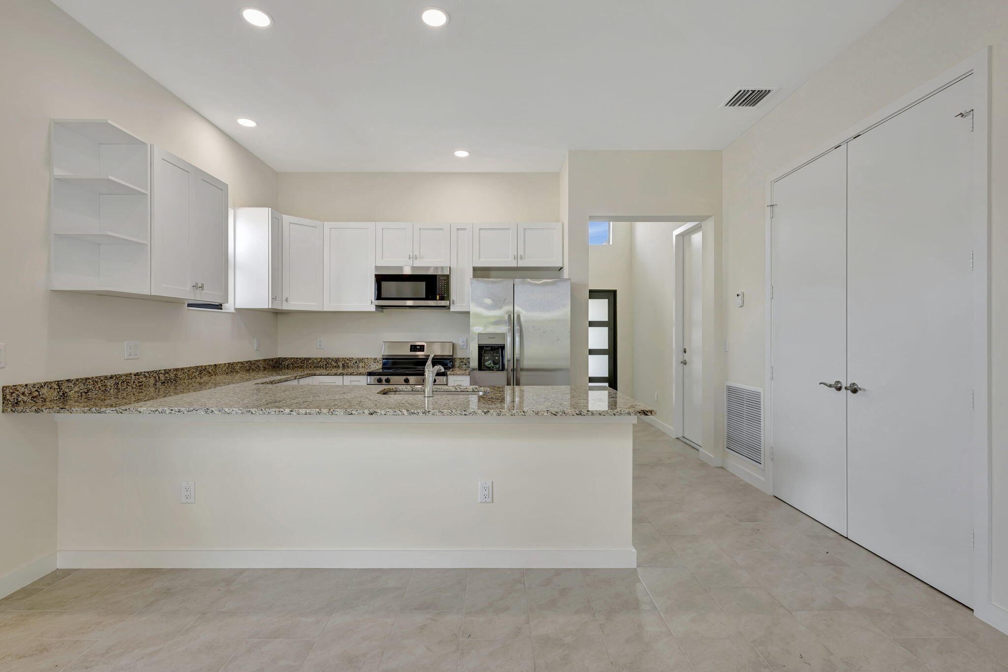 Property Photo: 132 Seminole Court FL 34956