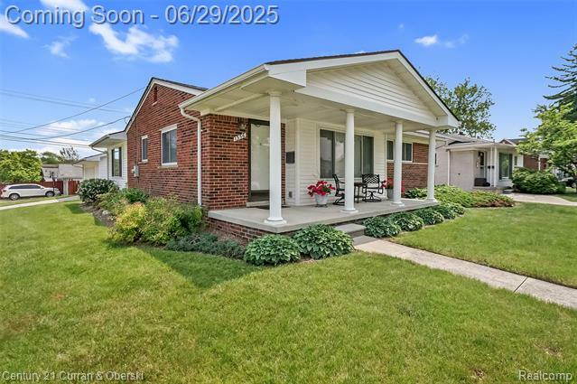 Property Photo:  1356 N Selfridge Boulevard  MI 48017 