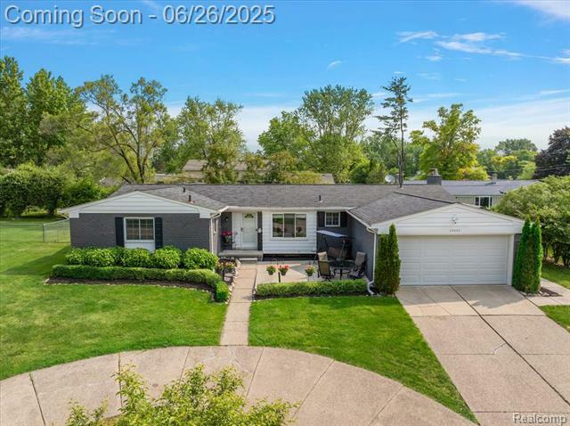 Property Photo: 25692 Chapelweigh Drive MI 48336