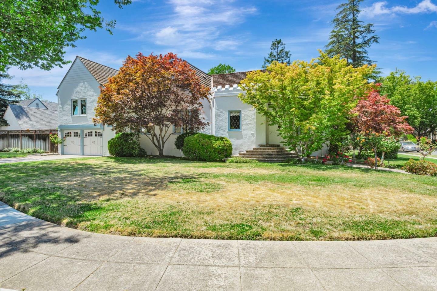 Property Photo: 1690 Castilleja Avenue CA 94306