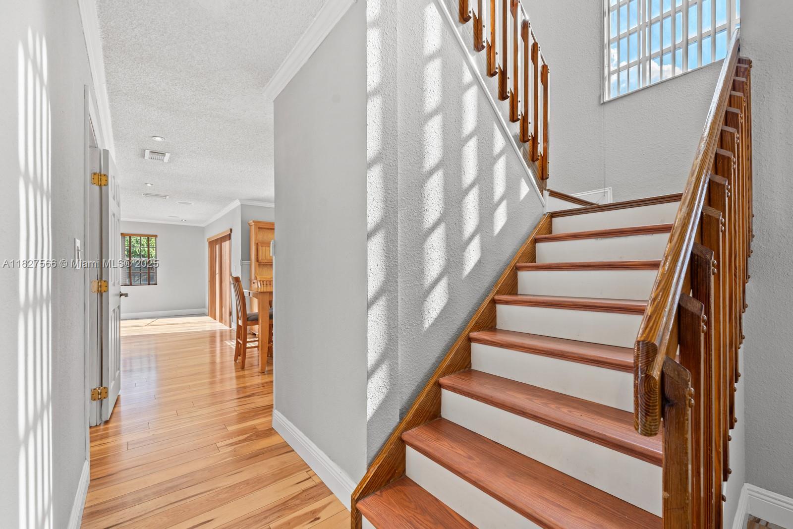 Property Photo: 20155 E Oakmont Cir FL 33015