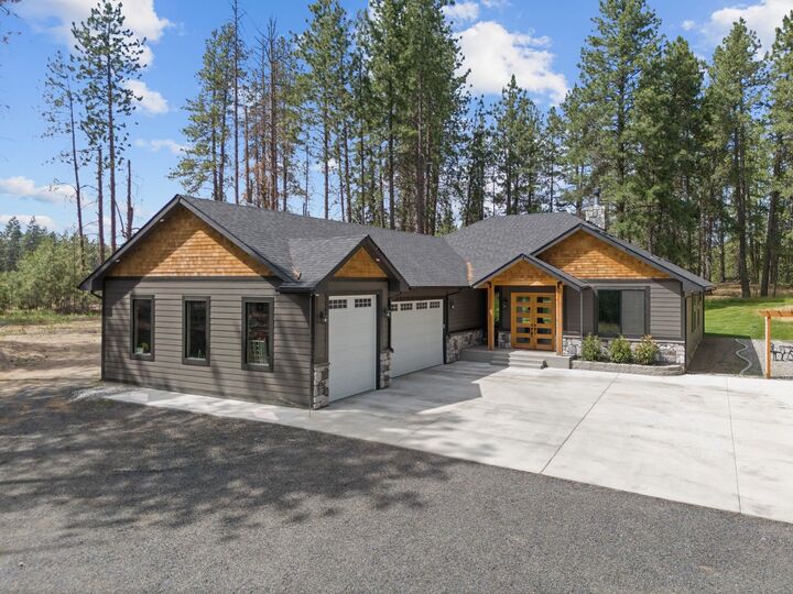 7617 S Cedar Rd  Spokane WA 99224 photo