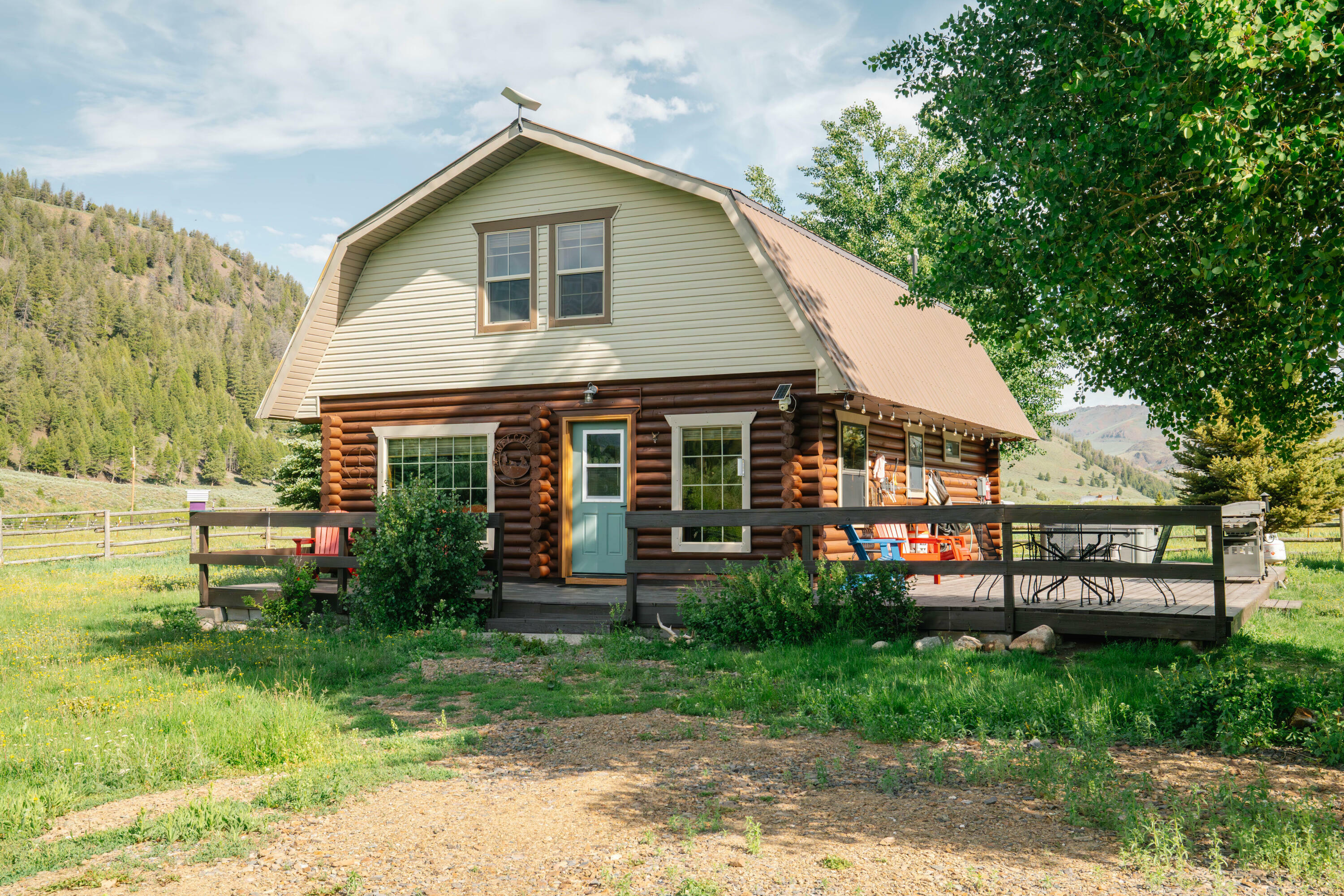 Property Photo: 4287 N Fork Rd ID 83251