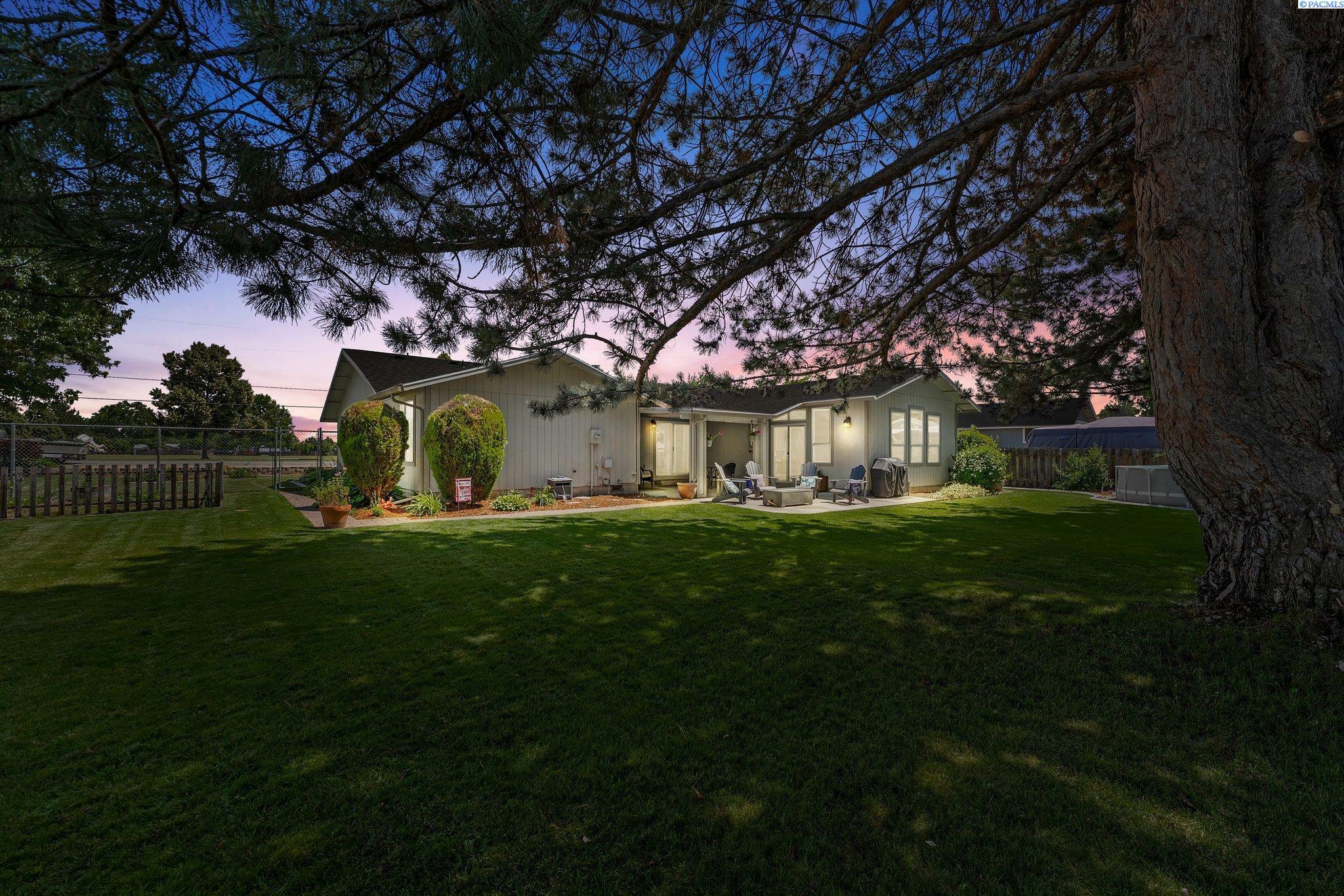 Property Photo: 912 Rd. 44 WA 99301